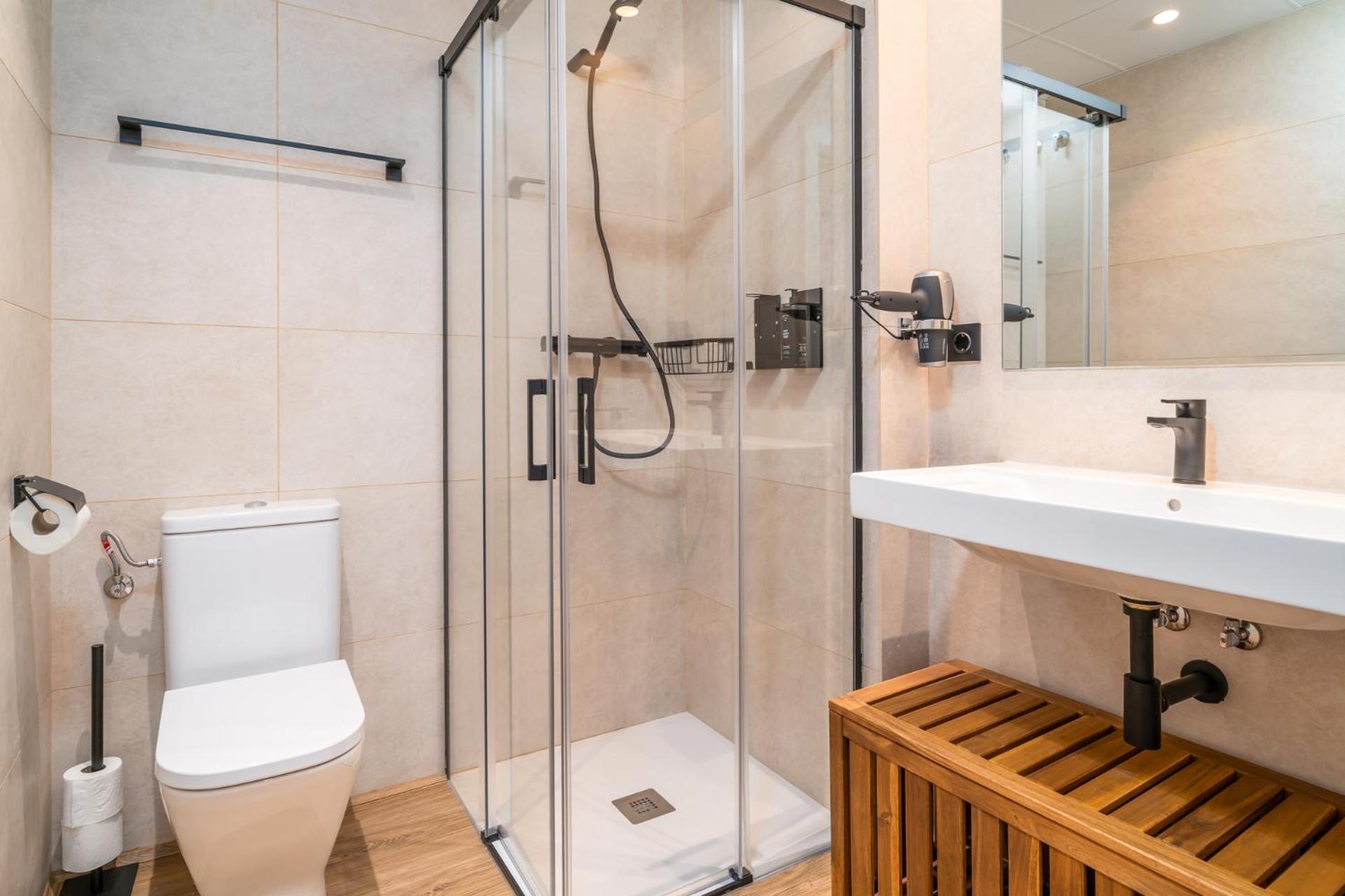 Limehome Barcelona Placa Pirineus L'Hospitalet de Llobregat Esterno foto