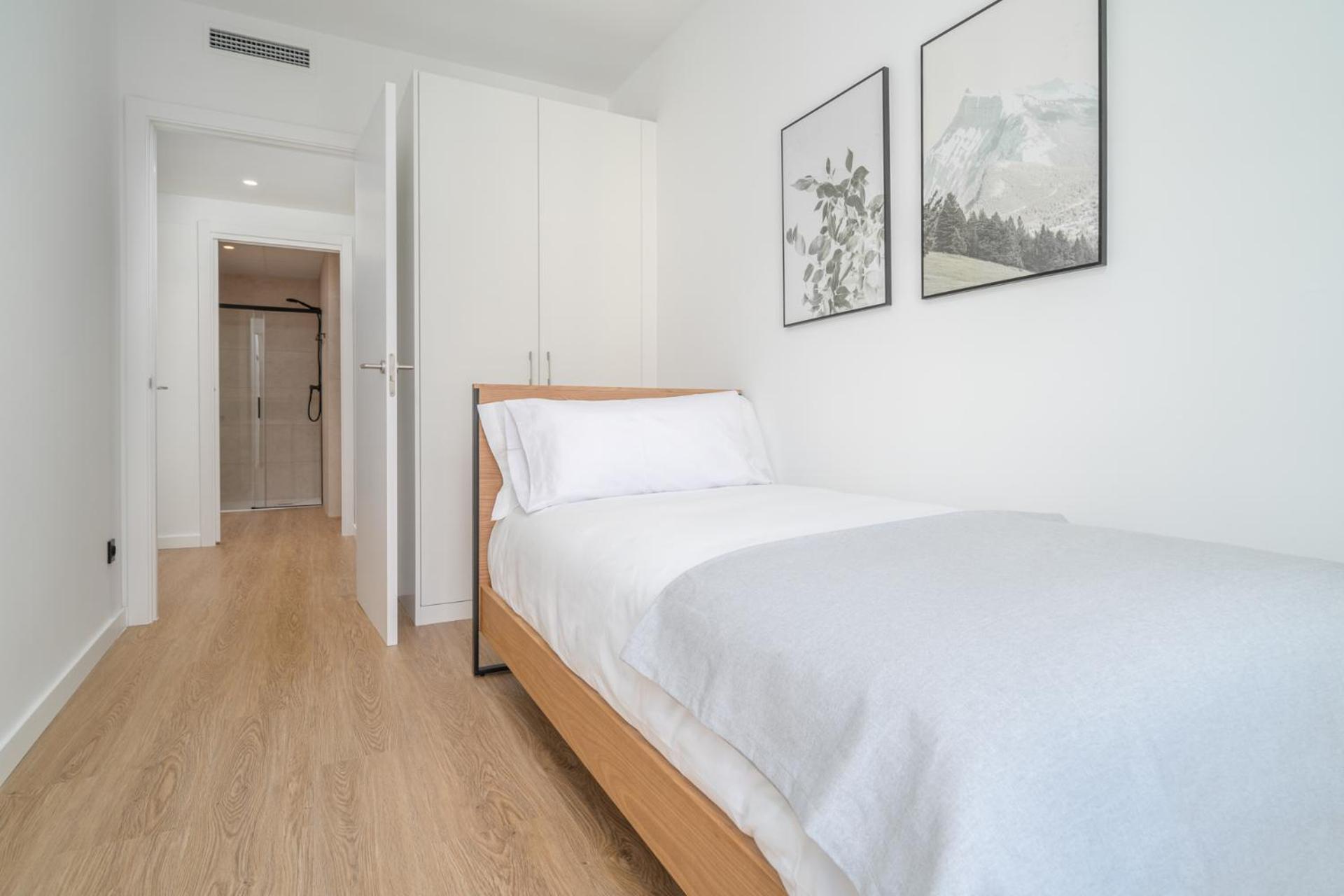 Limehome Barcelona Placa Pirineus L'Hospitalet de Llobregat Esterno foto